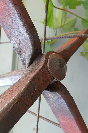 Detail probíjení